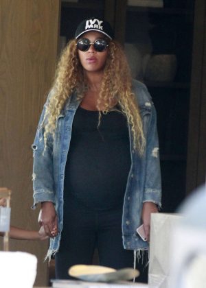 Beyonce goes furniture shopping with Blue Ivy in NYC